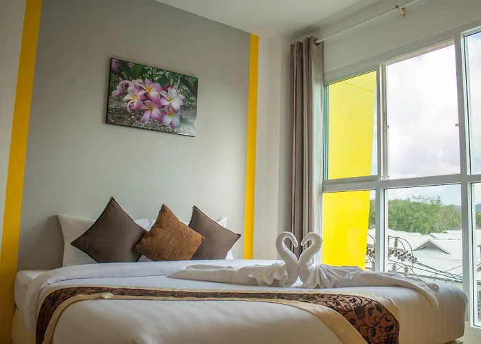 The Sunflower Holiday Hostel Phuket