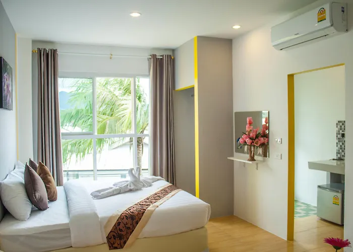 The Sunflower Holiday Hostel Phuket